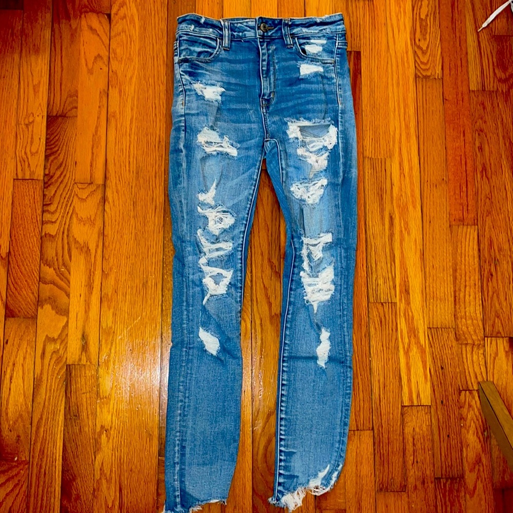 American Eagle Distressed High-Rise Jegging